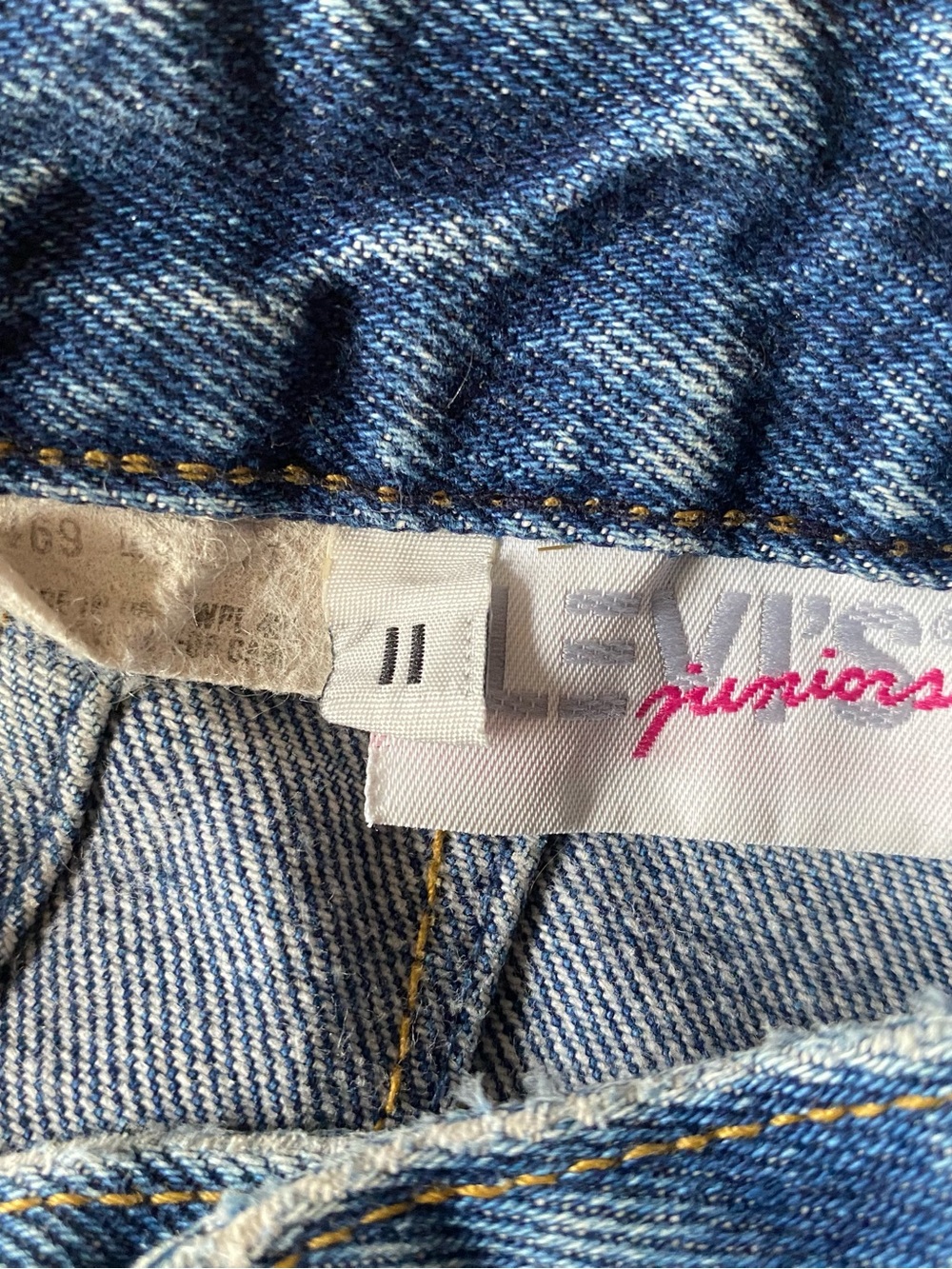 Vintage 80’s-90’s Levi’s Relaxed Fit “Mom” Jeans - Picture 4 of 5